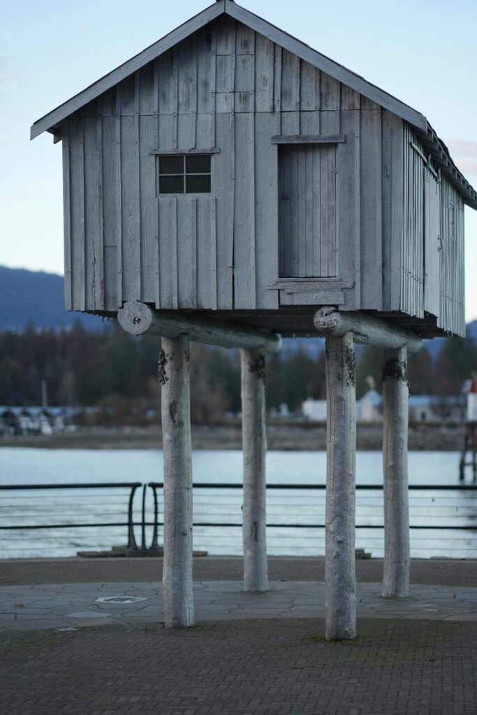 British Columbia, Canada – Lakeside Overwater Huts