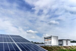 Benefits of Moving to a Solar-Powered Community